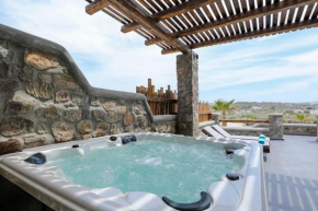 The George Lux Suite with Jacuzzi